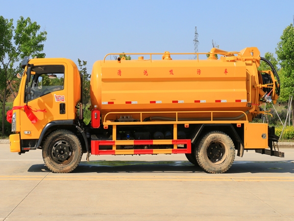 國(guó)六東風(fēng)大福瑞卡10方清洗吸污車(chē)